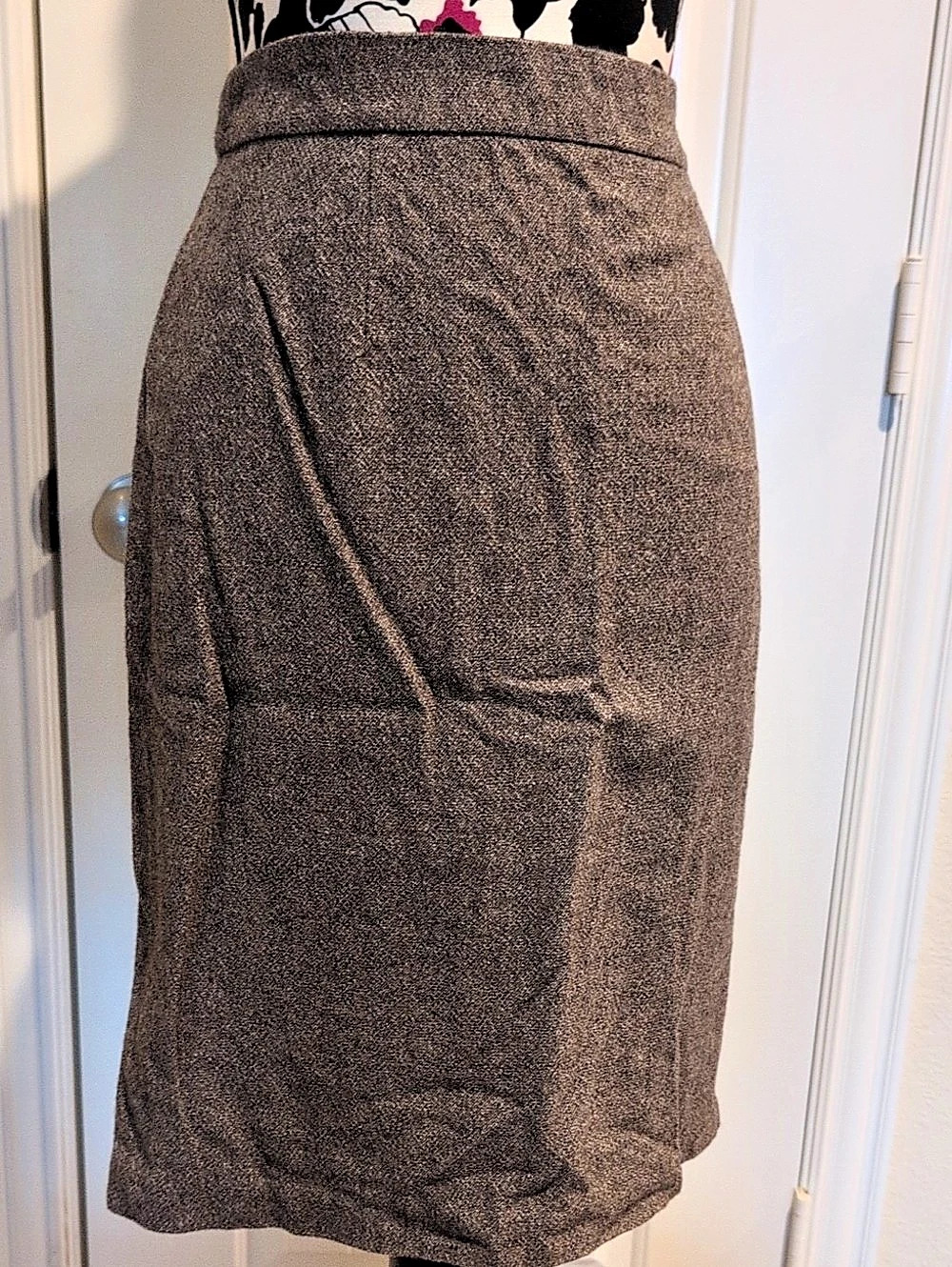 Ann Taylor Midi Pencil Skirt Wool Blend Size 8 Like New